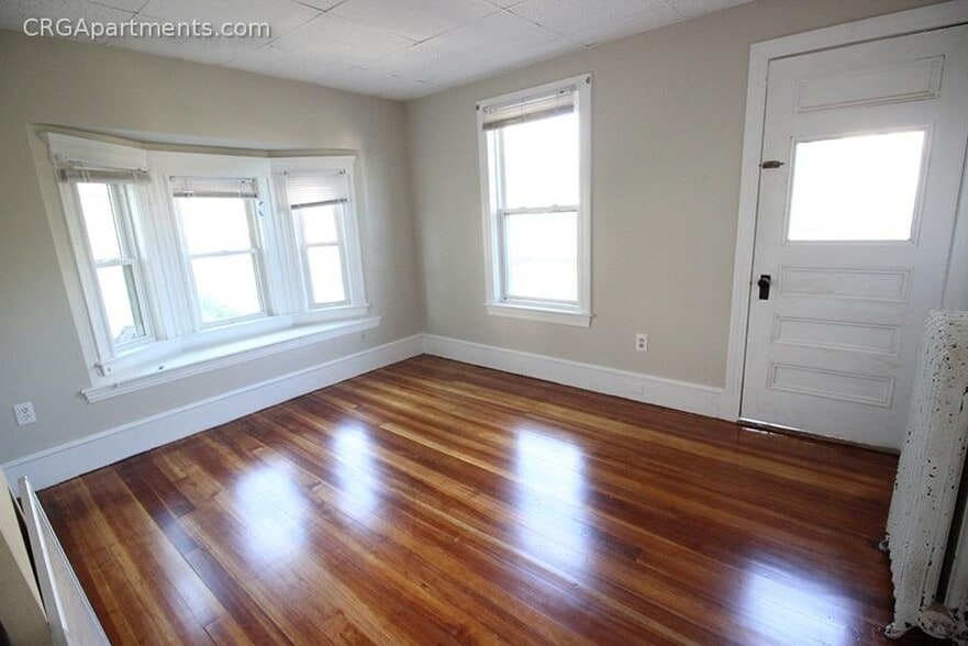 Building Photo - 14 Dow St