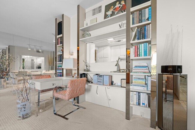 Building Photo - 900 Island Dr