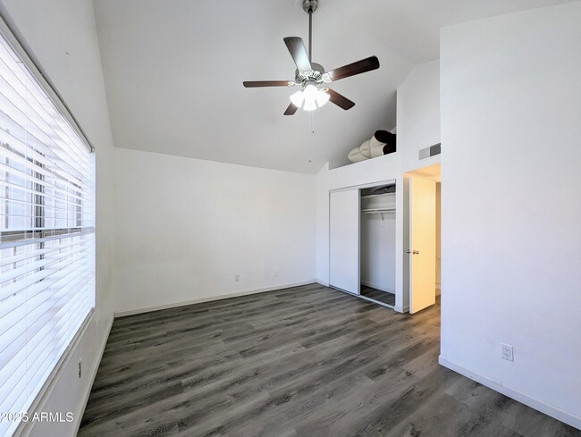 Building Photo - 4601 N 102nd Ave