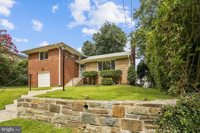 Building Photo - 4503 Traymore St