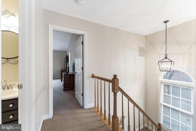 Building Photo - 12165 Abbey Glen Ct