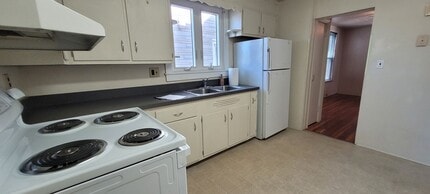 Building Photo - 344 W Main St