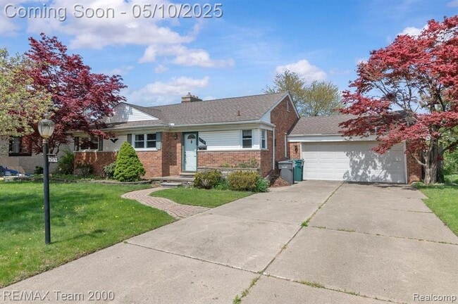 Primary Photo - 25152 Fairway Dr