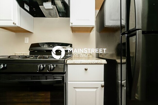 Building Photo - 3 Bedroom Pet-Friendly Home in Rex, GA with Main Street Renewal