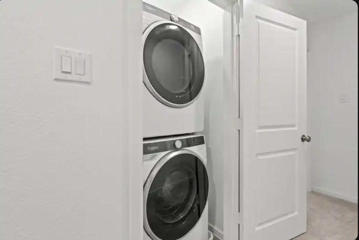 Building Photo - 726 Sandhill Crane Ln