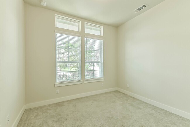 Building Photo - 9243 Trimble Lndg Dr