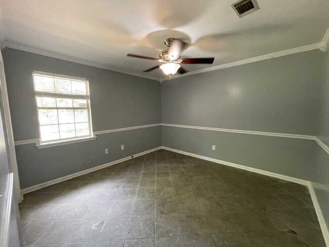 Building Photo - Home For Rent