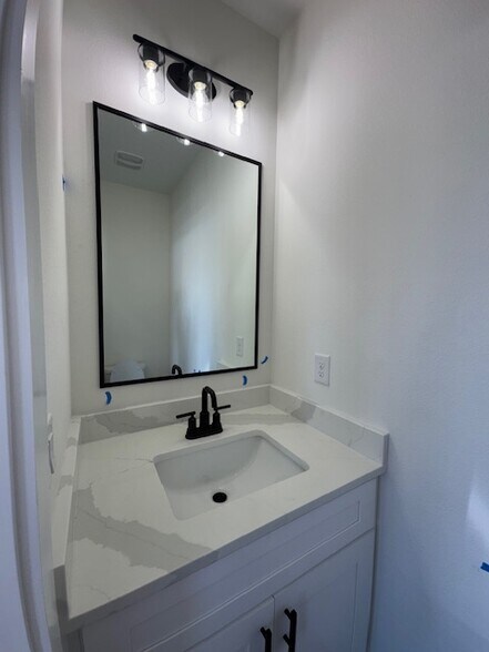 Half Bath downstairs - 580 N De Villiers St