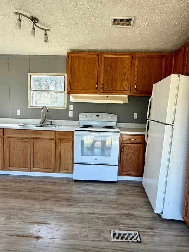 Building Photo - 150 Chips Ct