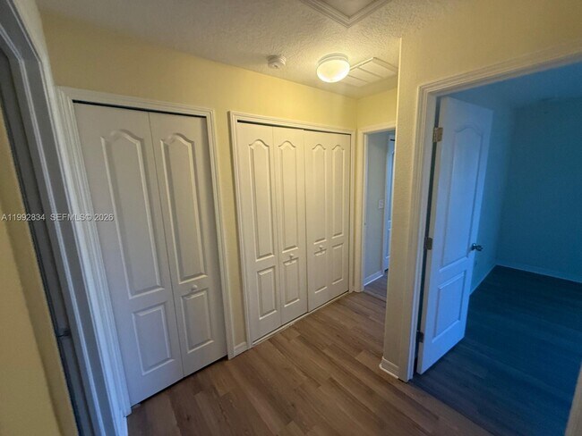 Building Photo - 3154 Rodrick Cir