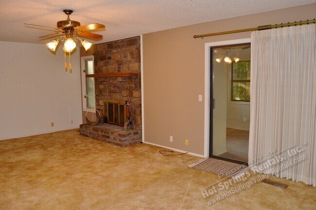 Building Photo - 6 Vilaseca Ln