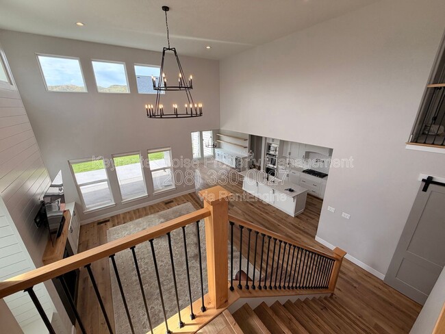 Building Photo - 8423 W Brooks Dr