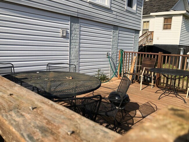 Building Photo - Charming 1920s Bungalow Steps from Downtow...