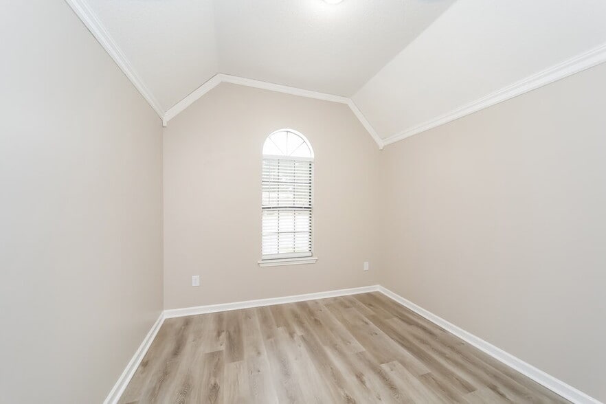 Building Photo - 6759 Valerie Dr