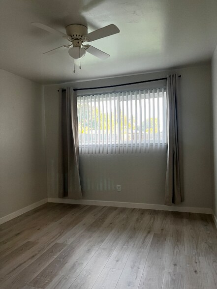 Building Photo - 1380 Vernon Ave