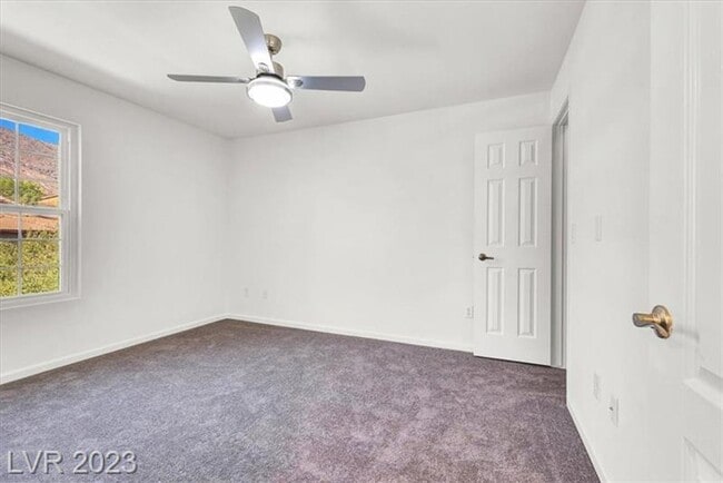 Building Photo - Stunning condo in Henderson!