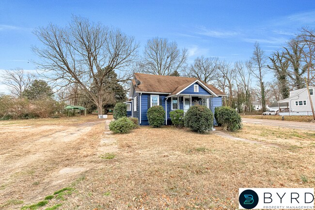 Building Photo - 2958 Winston Churchill Dr