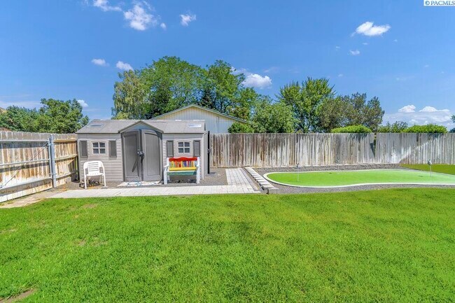 Building Photo - 141 S Travis Ln