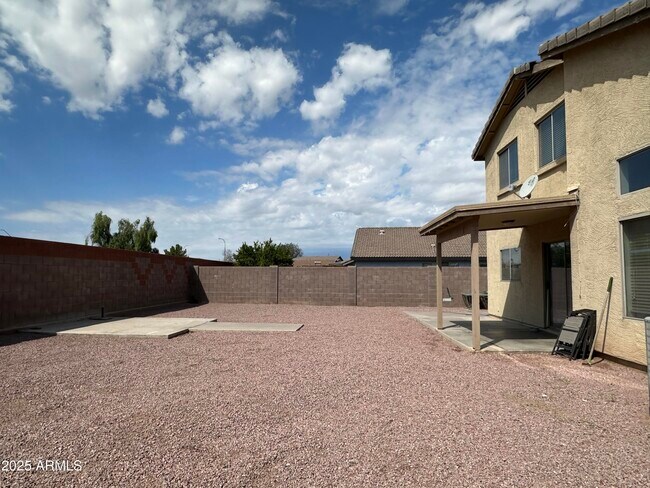 Building Photo - 10971 W Rio Vista Ln