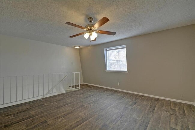 Building Photo - 1825 Wooten Park Dr