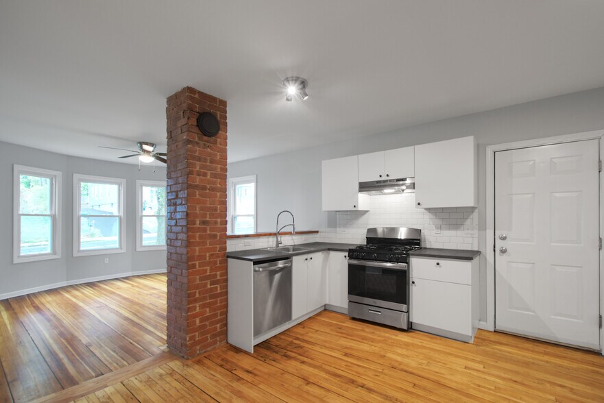 Open Concept Living Room & Kitchen - 30 Cooper St