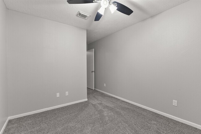 Building Photo - 16010 Cedar Gully Dr