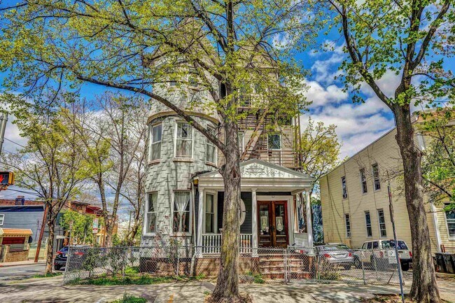 Building Photo - 62 Booraem Ave