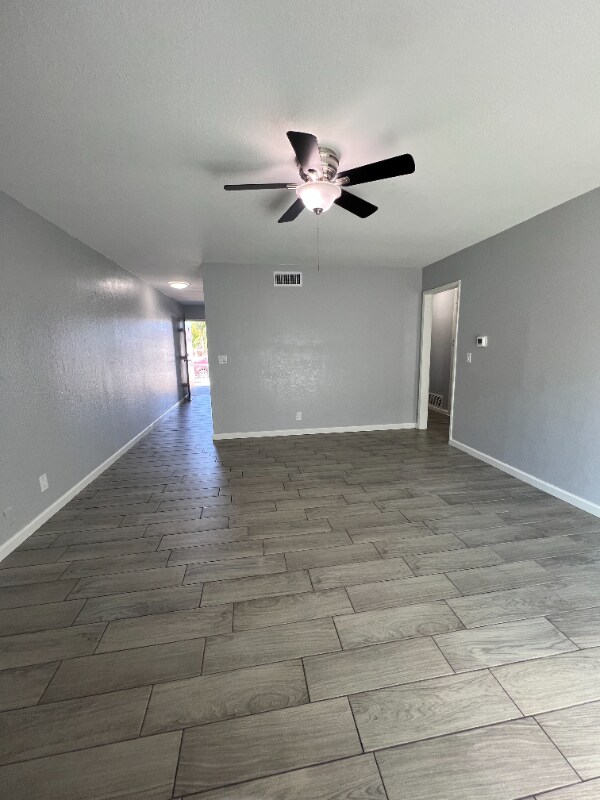 Building Photo - 1430 N Acacia St