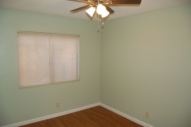 Building Photo - 7185 Acorn Ct