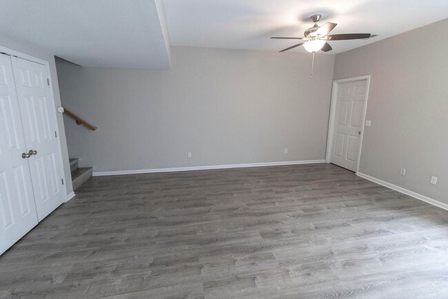 Building Photo - 1938 Center St