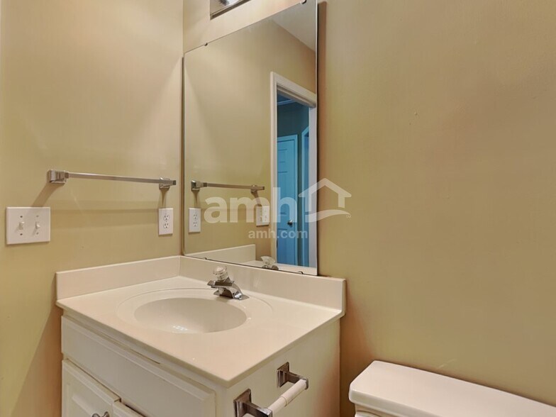 Building Photo - 4909 Heritage Woods Ct