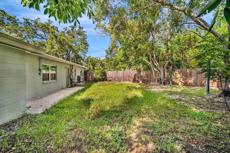 Building Photo - 4291 Porpoise Dr SE