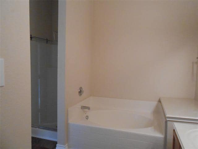 Building Photo - 492 Northbrook Ave