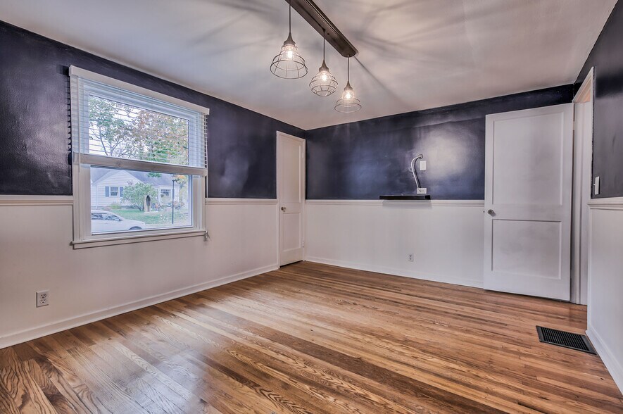 Building Photo - 470 Falstaff Rd