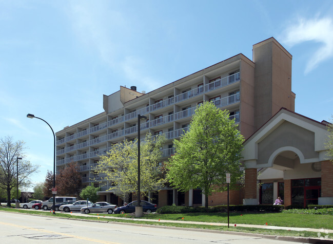 Building Photo - Paul E. Belcher South