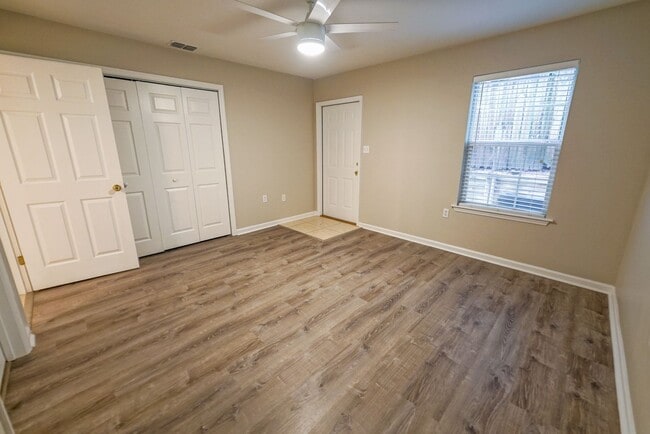 Building Photo - 241 Dixie Dr