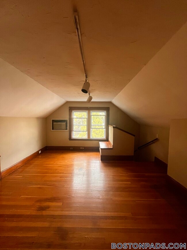 Building Photo - 468-470 Gallivan Boulevard