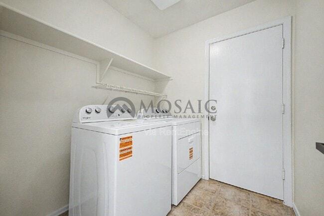 Building Photo - 1894 E Palomino Dr