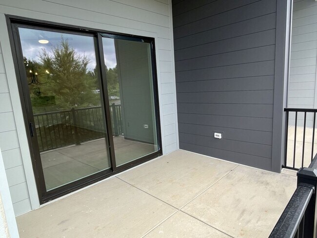 Building Photo - Brand New 2 Bed Condo in Cornelius