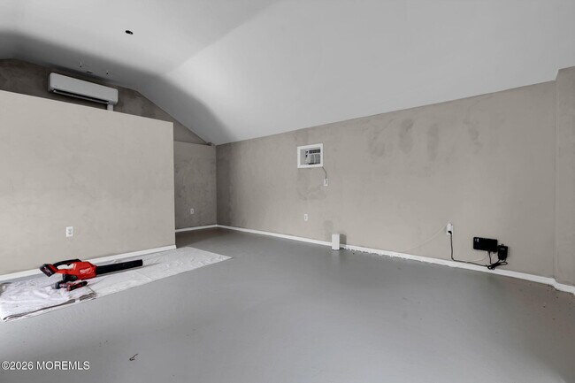 Building Photo - 460 Brickyard Rd