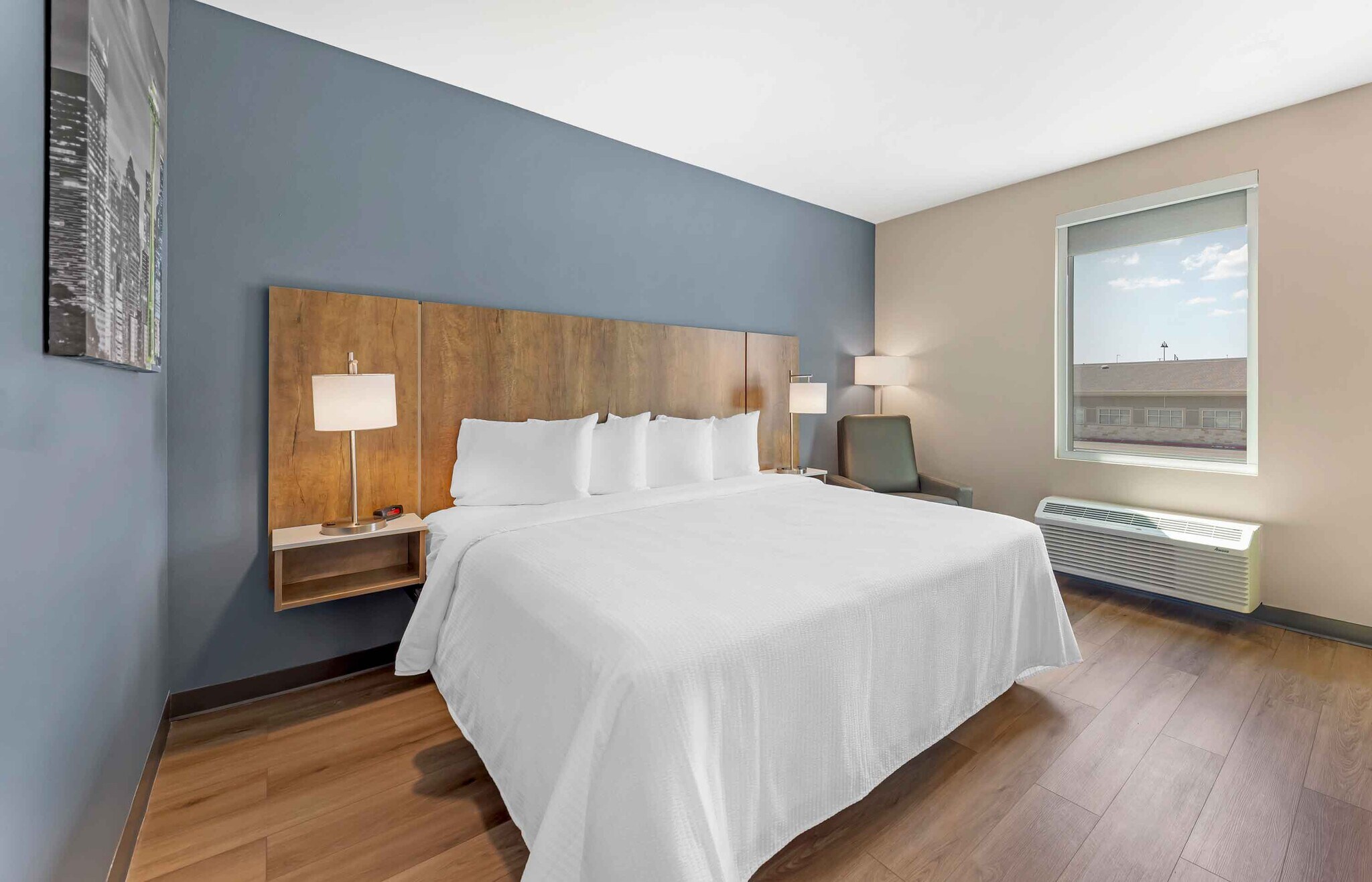 Building Photo - Furnished Studio-Kyle