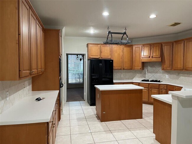 Building Photo - 9410 Creek Vine Dr