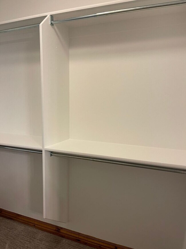 Building Photo - Gorgeous home in Orem