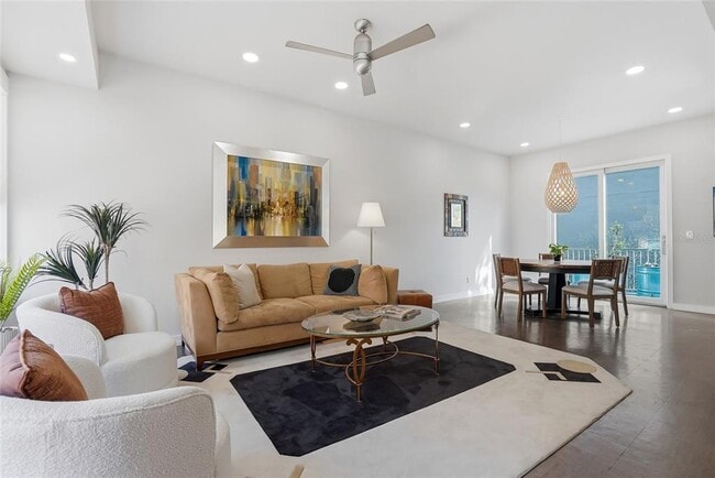 Building Photo - 106 Fareham Pl N