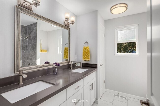 Building Photo - Stylish Mid-Century Modern Retreat | 3BR, ...