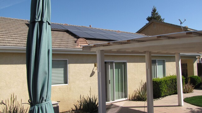 Building Photo - Home in Northwest Bakersfield with Solar