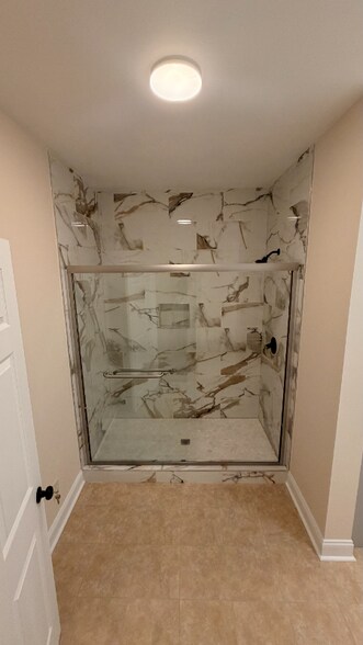 Building Photo - 11 Hillshire Dr