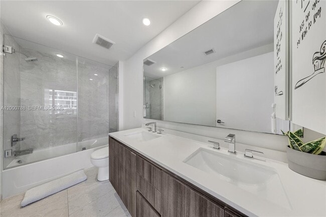 Building Photo - 488 NE 18th St