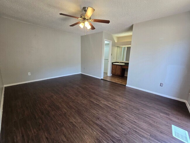 Building Photo - 1713 Cinnamon Path