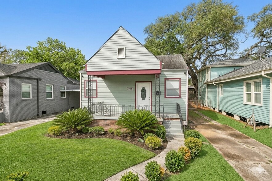 Building Photo - 3540 Clermont Dr